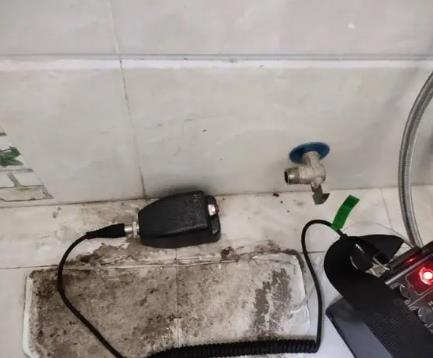 金水屋顶漏水维修公司分享下卫生间漏水的危害及解决方法